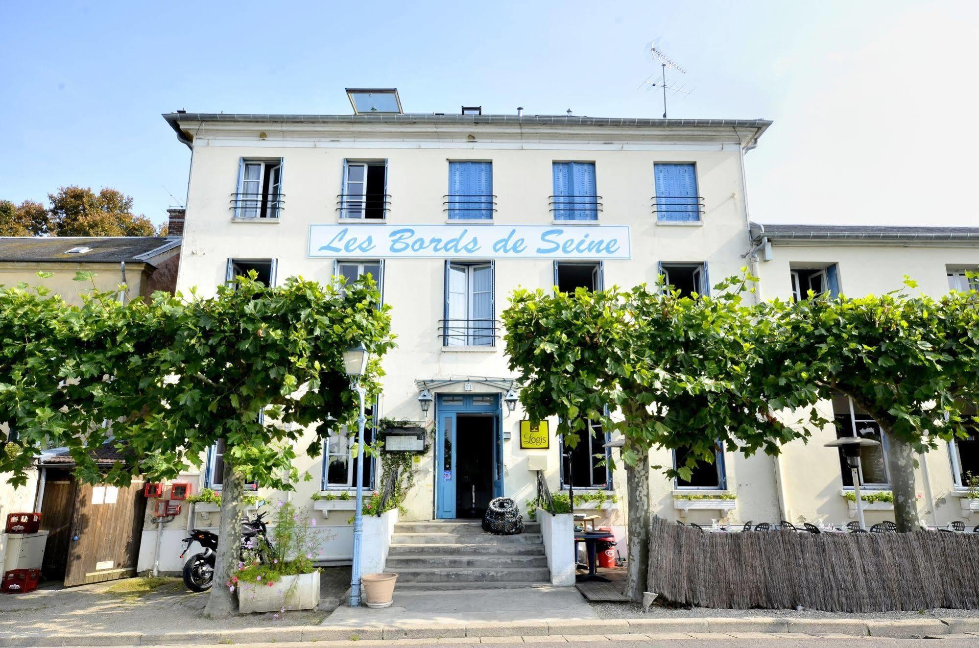 Logis Hotel & Restaurant - Les Bords De Seine La Roche Guyon Bagian luar foto
